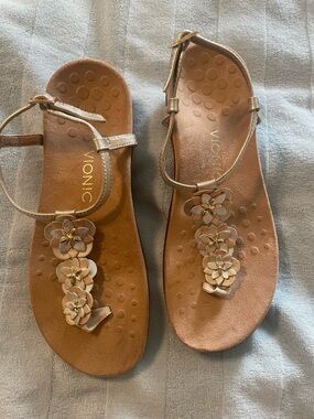 Vionic Women’s Gold Floral T-Strap Sandals